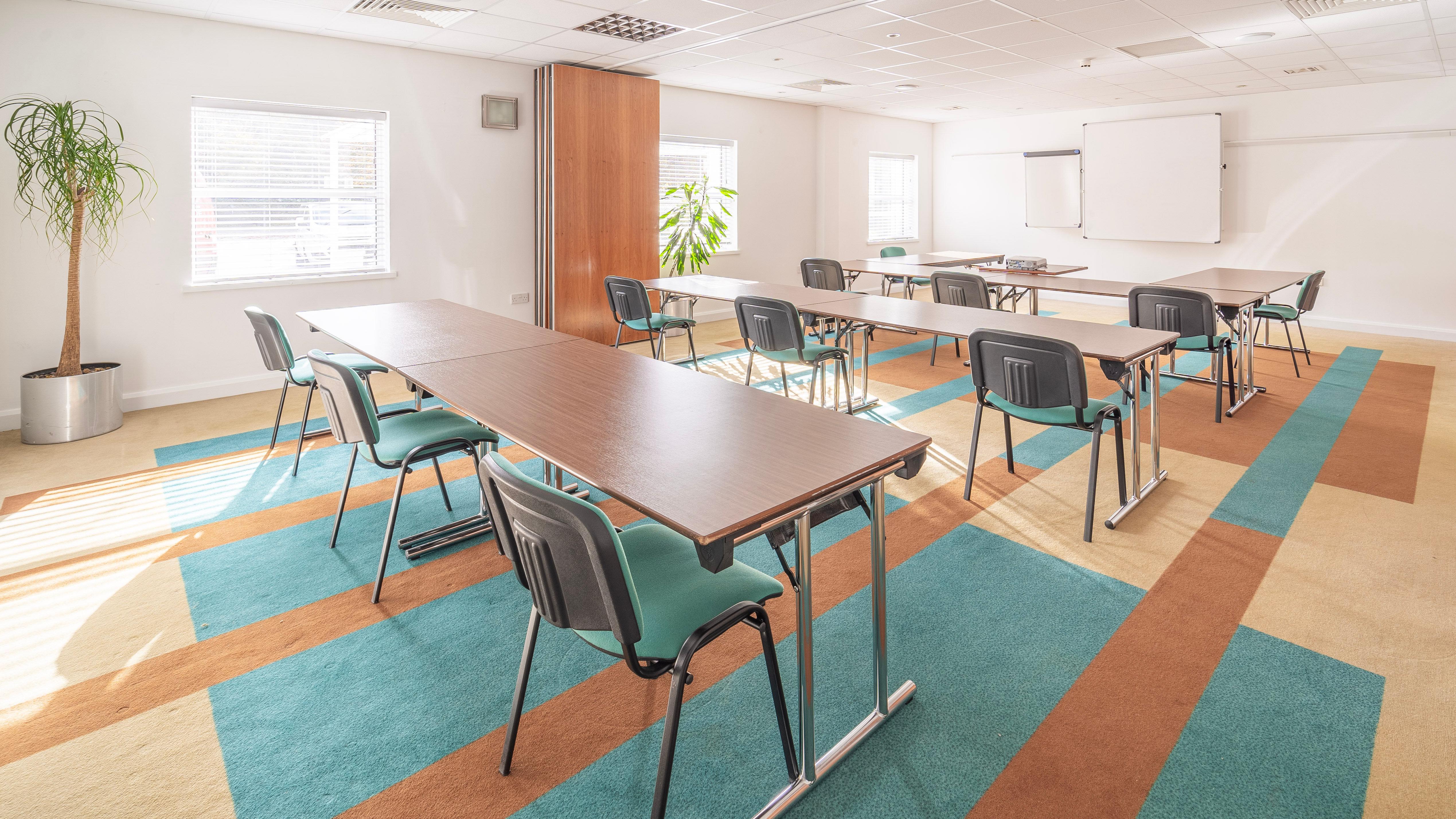 Holiday Inn Bristol Airport By Ihg Redhill  Eksteriør billede