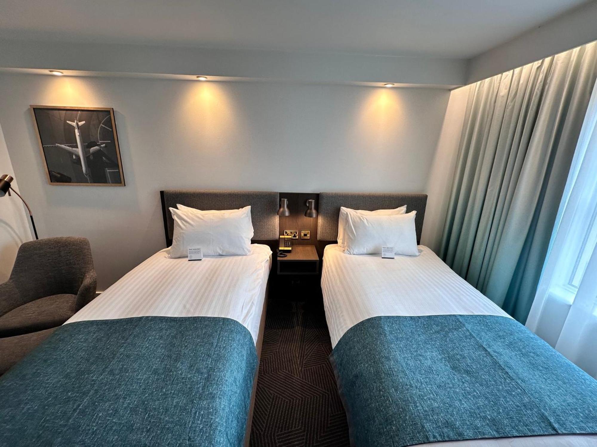 Holiday Inn Bristol Airport By Ihg Redhill  Eksteriør billede