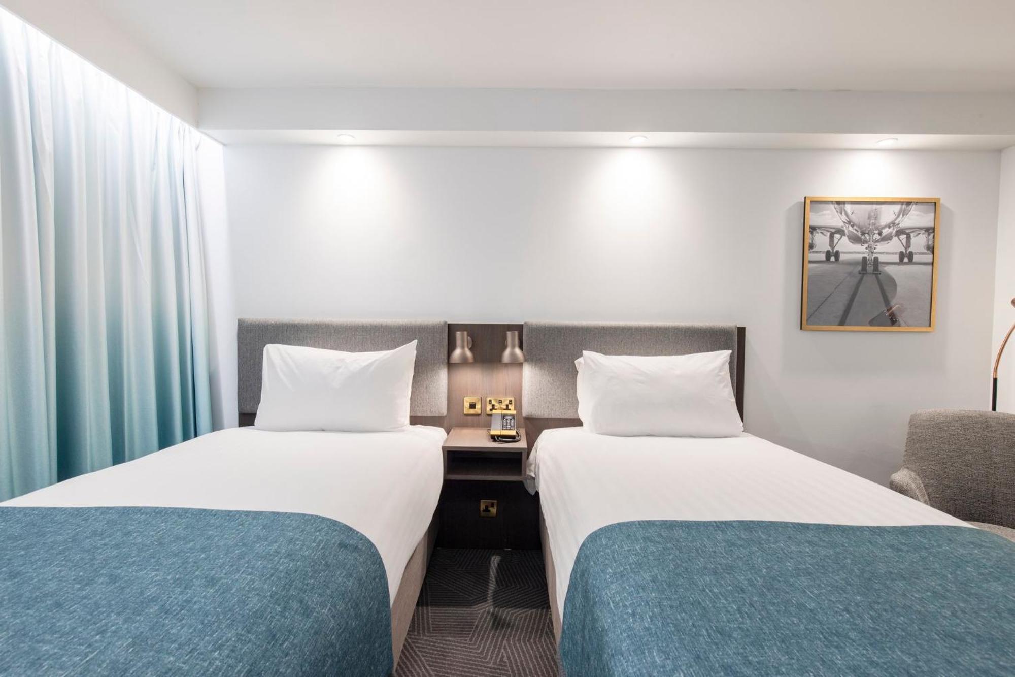 Holiday Inn Bristol Airport By Ihg Redhill  Eksteriør billede