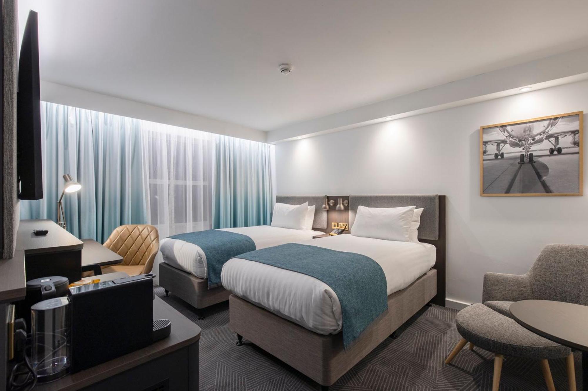 Holiday Inn Bristol Airport By Ihg Redhill  Eksteriør billede