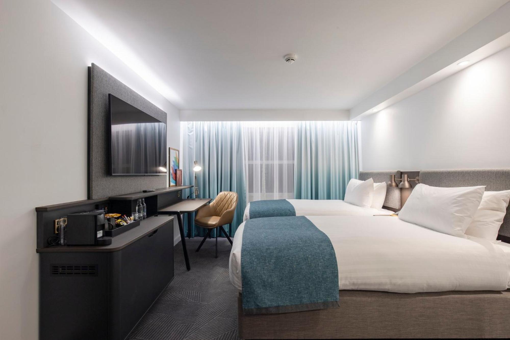 Holiday Inn Bristol Airport By Ihg Redhill  Eksteriør billede