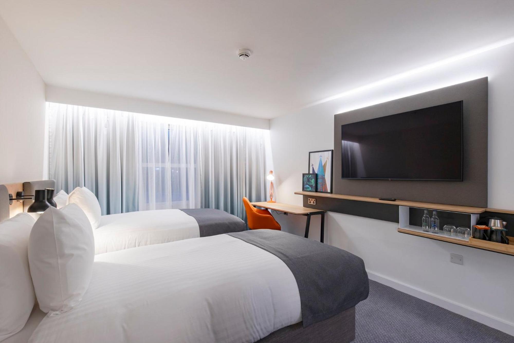Holiday Inn Bristol Airport By Ihg Redhill  Eksteriør billede