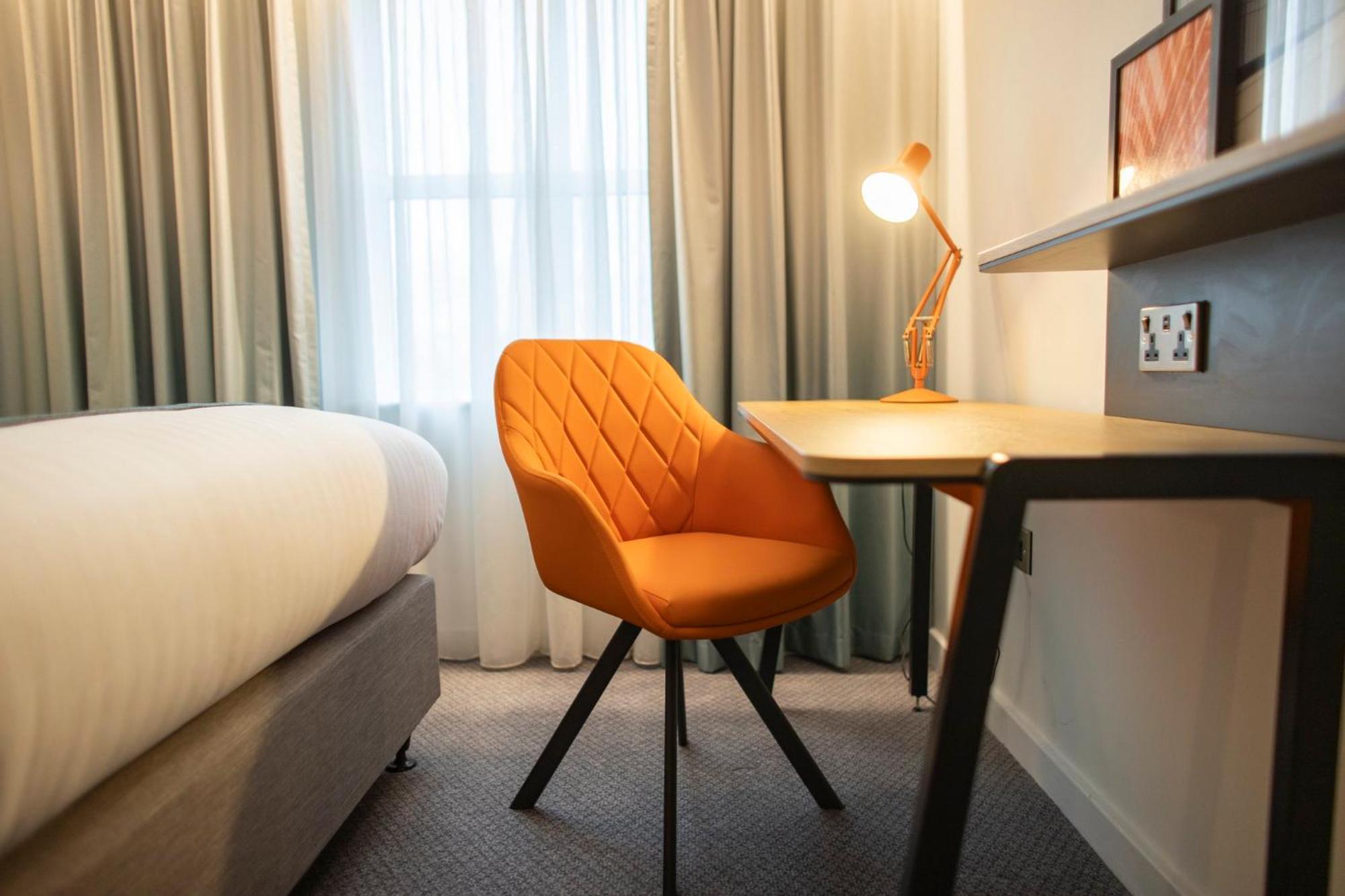Holiday Inn Bristol Airport By Ihg Redhill  Eksteriør billede
