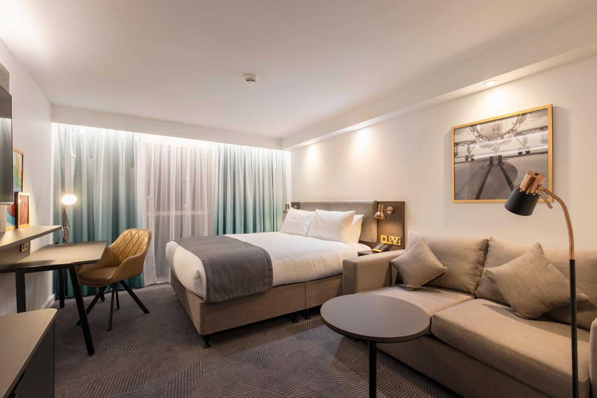 Holiday Inn Bristol Airport By Ihg Redhill  Eksteriør billede