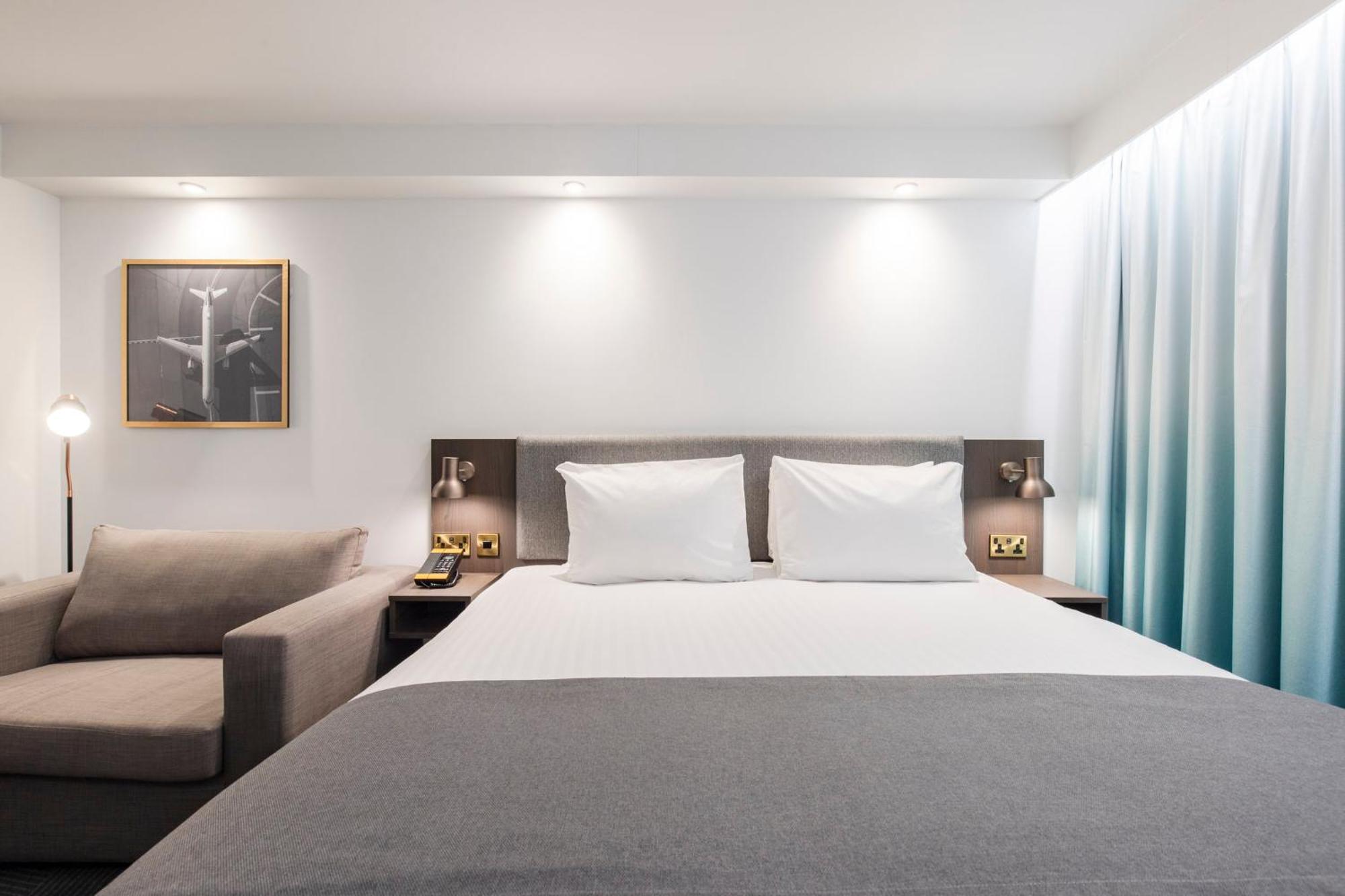 Holiday Inn Bristol Airport By Ihg Redhill  Eksteriør billede
