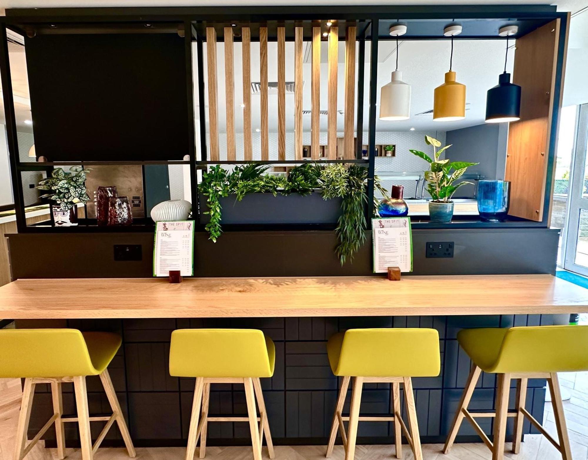 Holiday Inn Bristol Airport By Ihg Redhill  Eksteriør billede