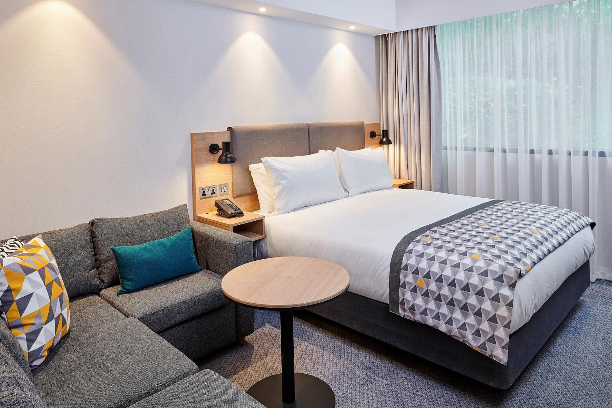 Holiday Inn Bristol Airport By Ihg Redhill  Eksteriør billede