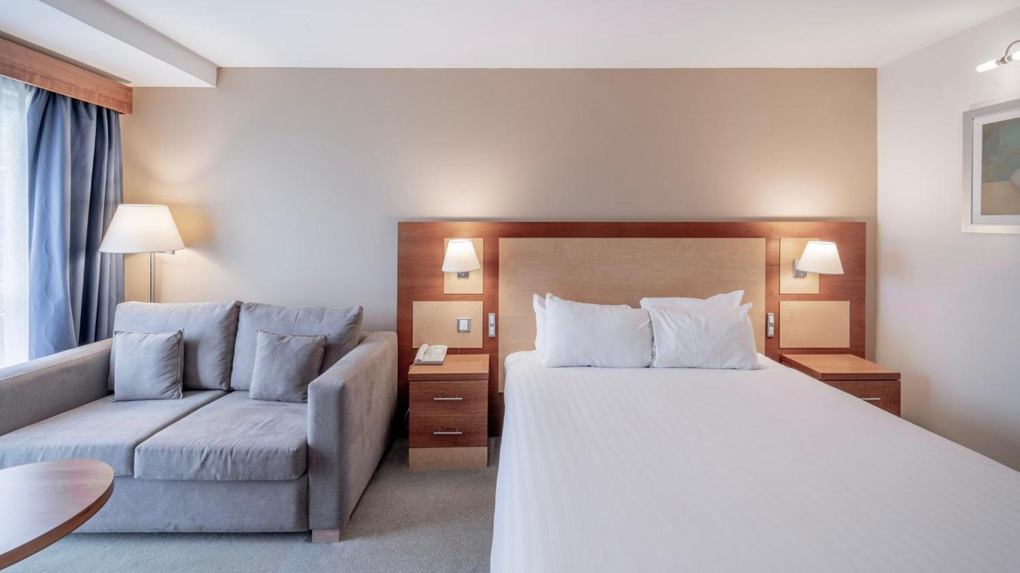 Holiday Inn Bristol Airport By Ihg Redhill  Eksteriør billede