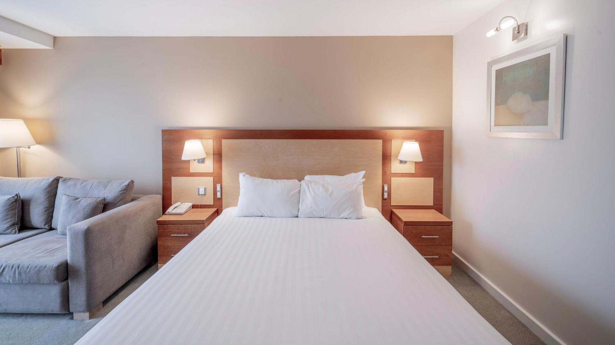 Holiday Inn Bristol Airport By Ihg Redhill  Eksteriør billede