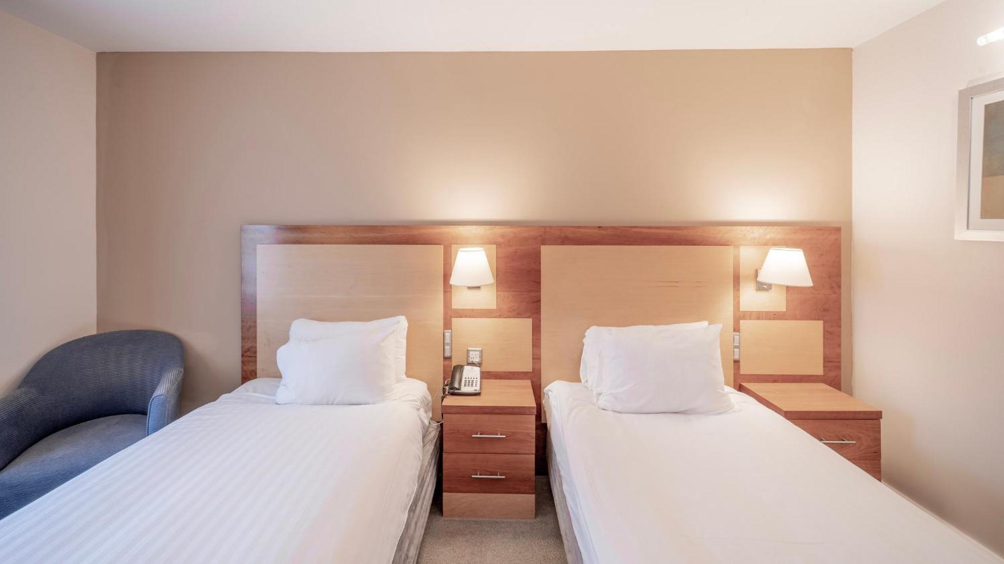 Holiday Inn Bristol Airport By Ihg Redhill  Eksteriør billede